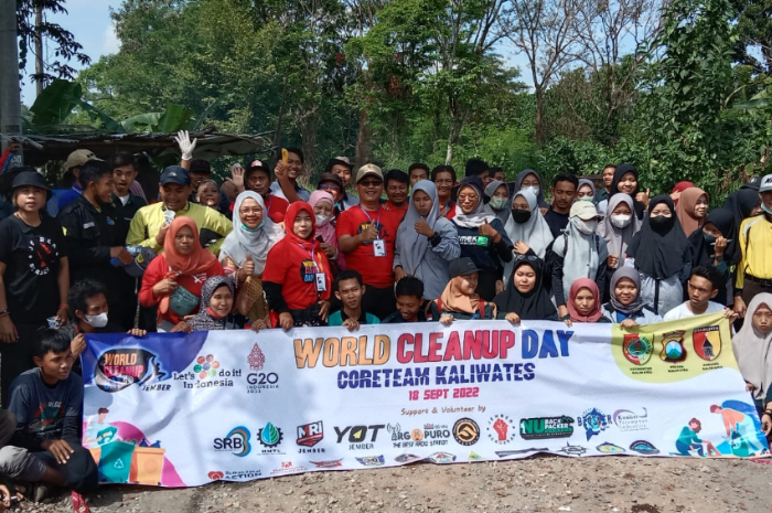 Komunitas Pencinta Alam STIA Pembangunan Jember (KOMPAS) Melakukan Aksi Cleanup Di Kecamatan Kaliwates Jember
